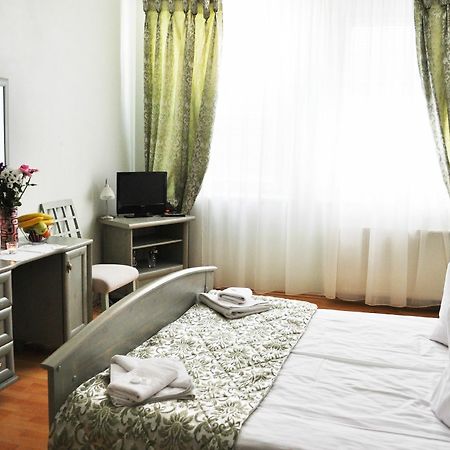 Pension Berg Prague Ngoại thất bức ảnh