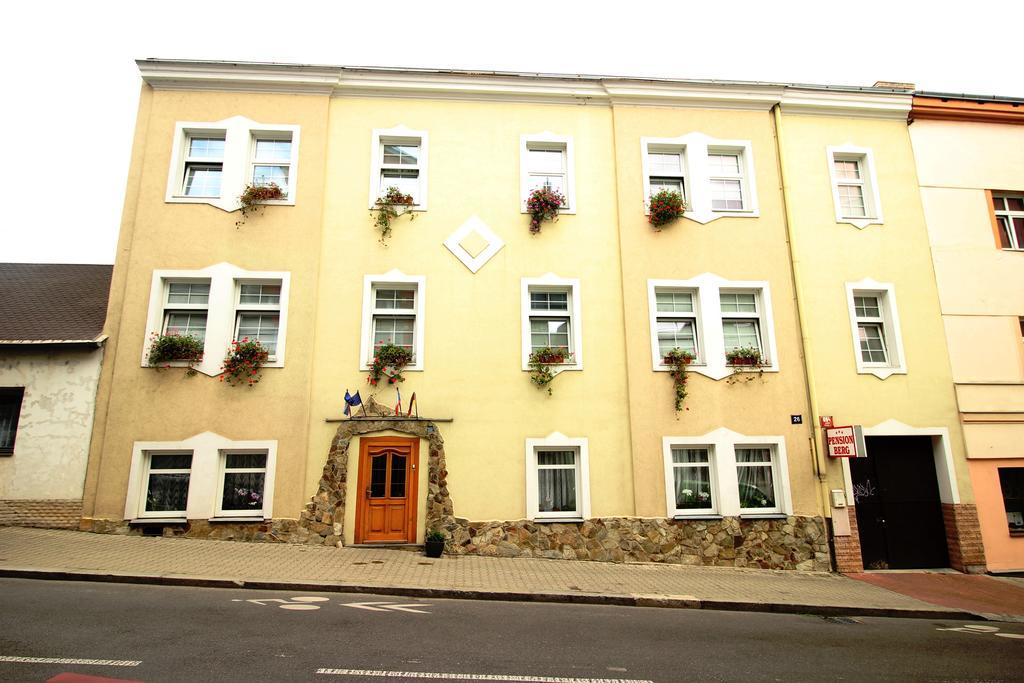 Pension Berg Prague Ngoại thất bức ảnh