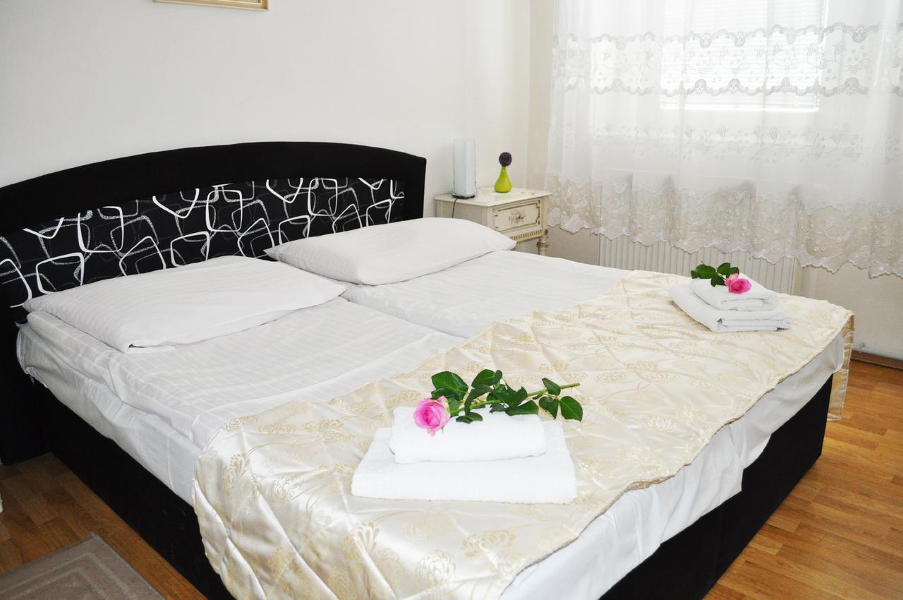 Pension Berg Prague Ngoại thất bức ảnh