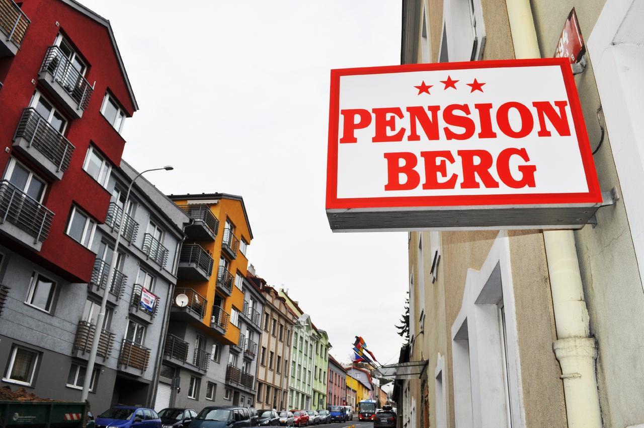 Pension Berg Prague Ngoại thất bức ảnh