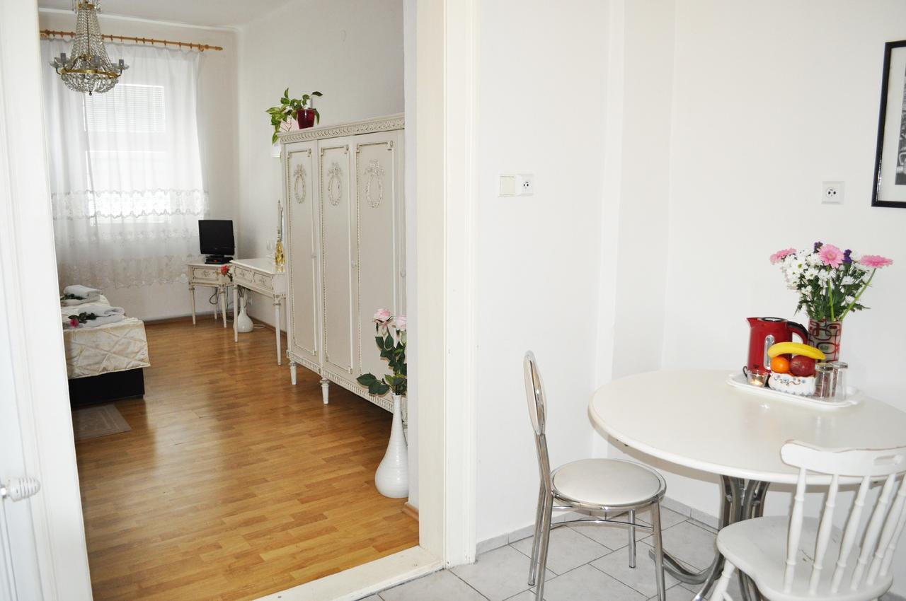 Pension Berg Prague Ngoại thất bức ảnh