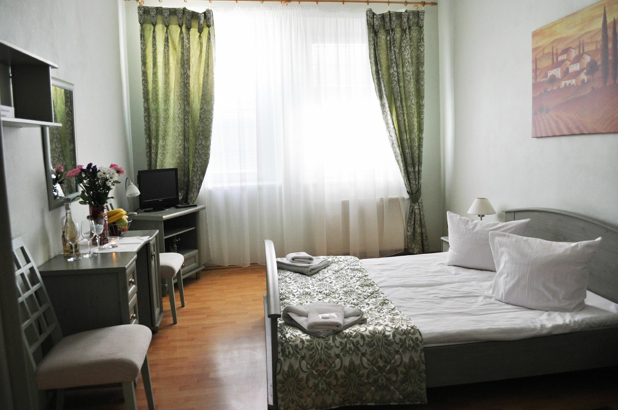 Pension Berg Prague Ngoại thất bức ảnh