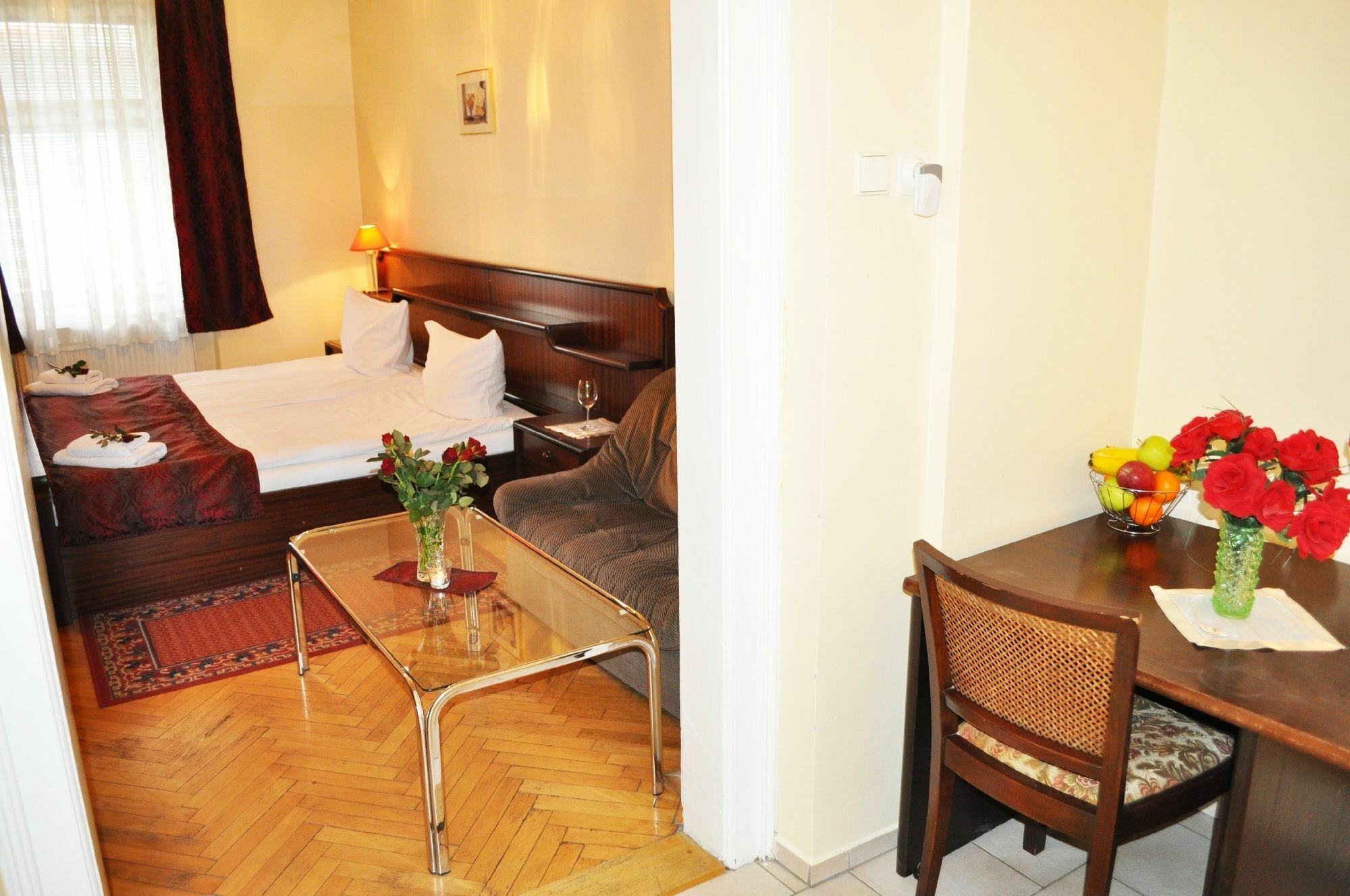 Pension Berg Prague Ngoại thất bức ảnh