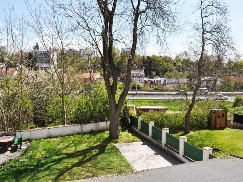 Pension Berg Prague Ngoại thất bức ảnh